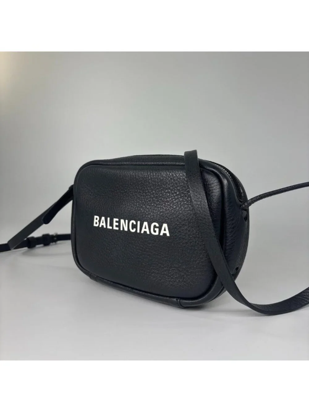 Balenciaga Everyday Camera Bag XS Black - Picture 2 of 11
